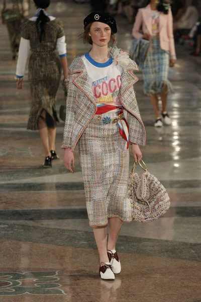Look 37